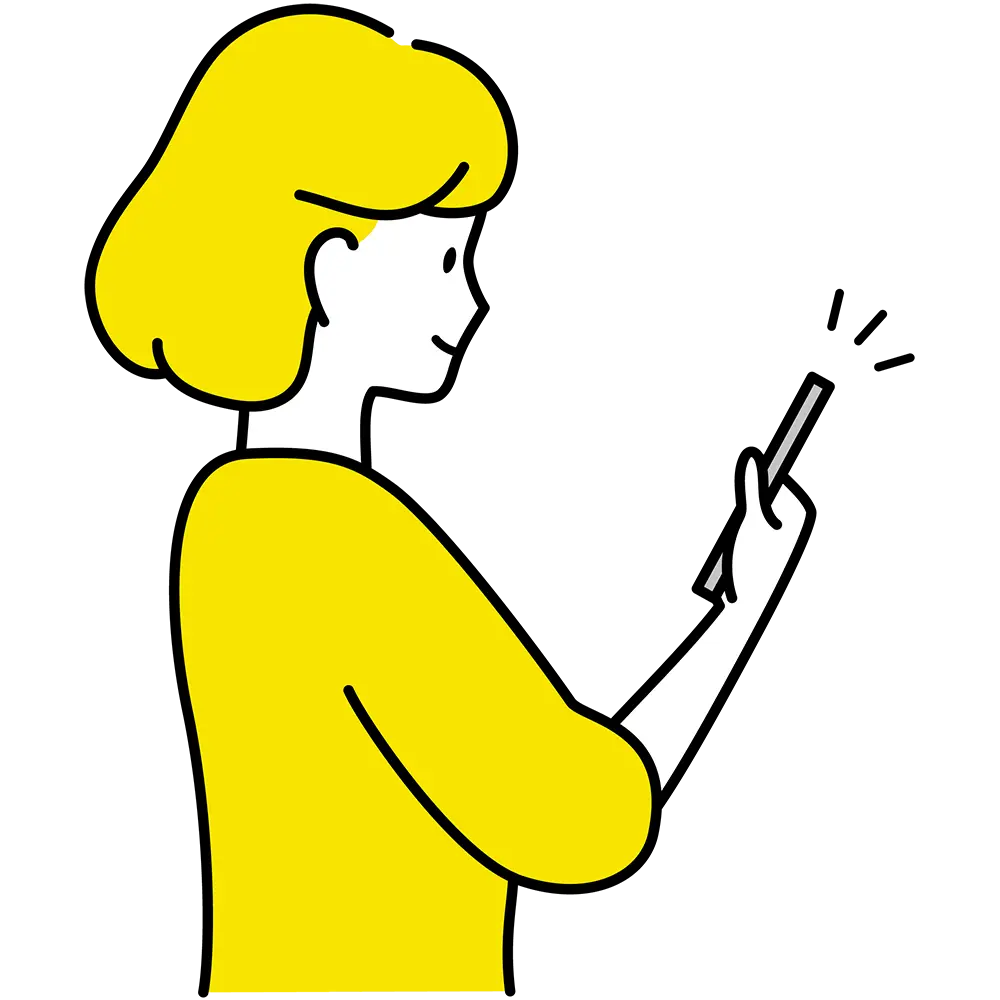 スマホを見る女性